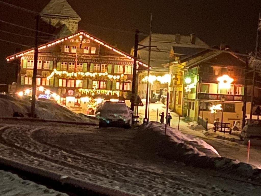 Auberge De L'Ours Vers L'Eglise Exteriör bild