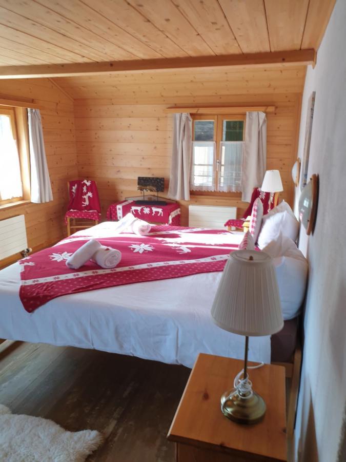 Auberge De L'Ours Vers L'Eglise Exteriör bild
