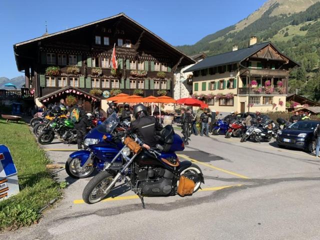 Auberge De L'Ours Vers L'Eglise Exteriör bild