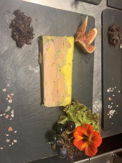 Auberge De L'Ours Vers L'Eglise Exteriör bild