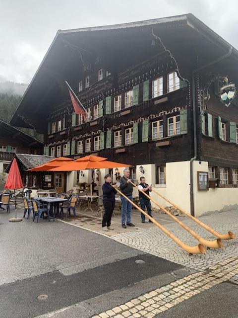 Auberge De L'Ours Vers L'Eglise Exteriör bild