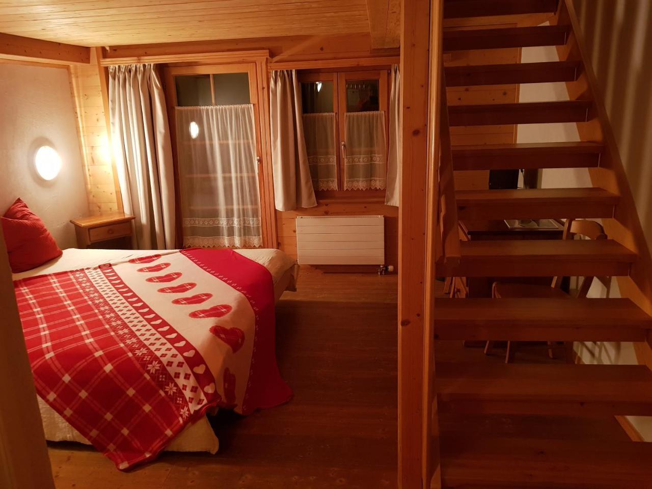 Auberge De L'Ours Vers L'Eglise Exteriör bild