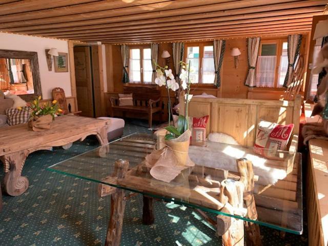Auberge De L'Ours Vers L'Eglise Exteriör bild