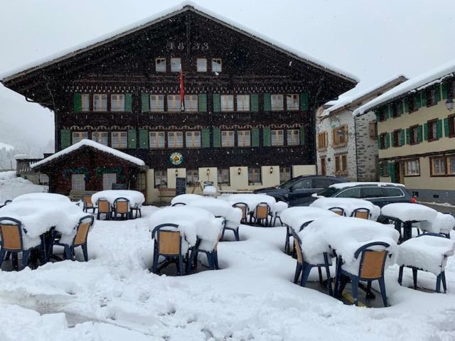 Auberge De L'Ours Vers L'Eglise Exteriör bild